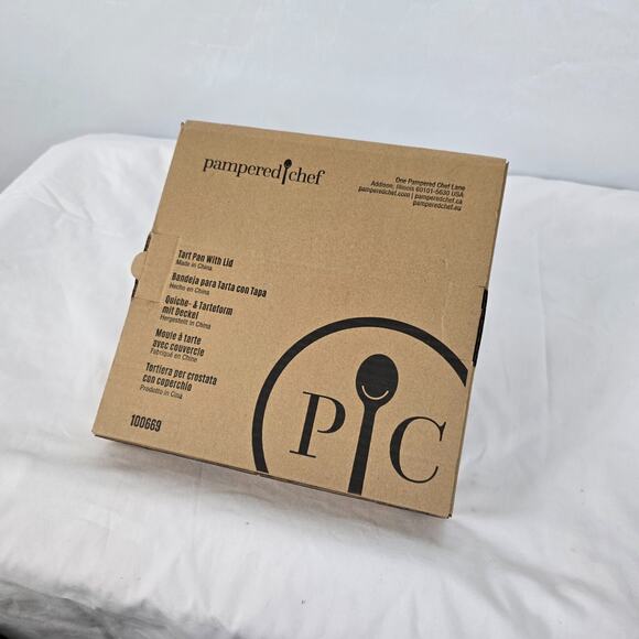 Pampered Chef Tart Pan with Lid #100669 Blue Fluted Removable Bottom NIB - Picture 13 of 13